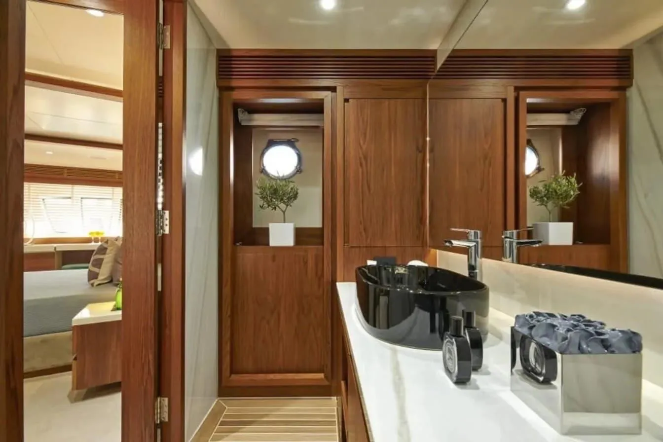 Azimut 85F La Fenice — fotografia jachty 15
