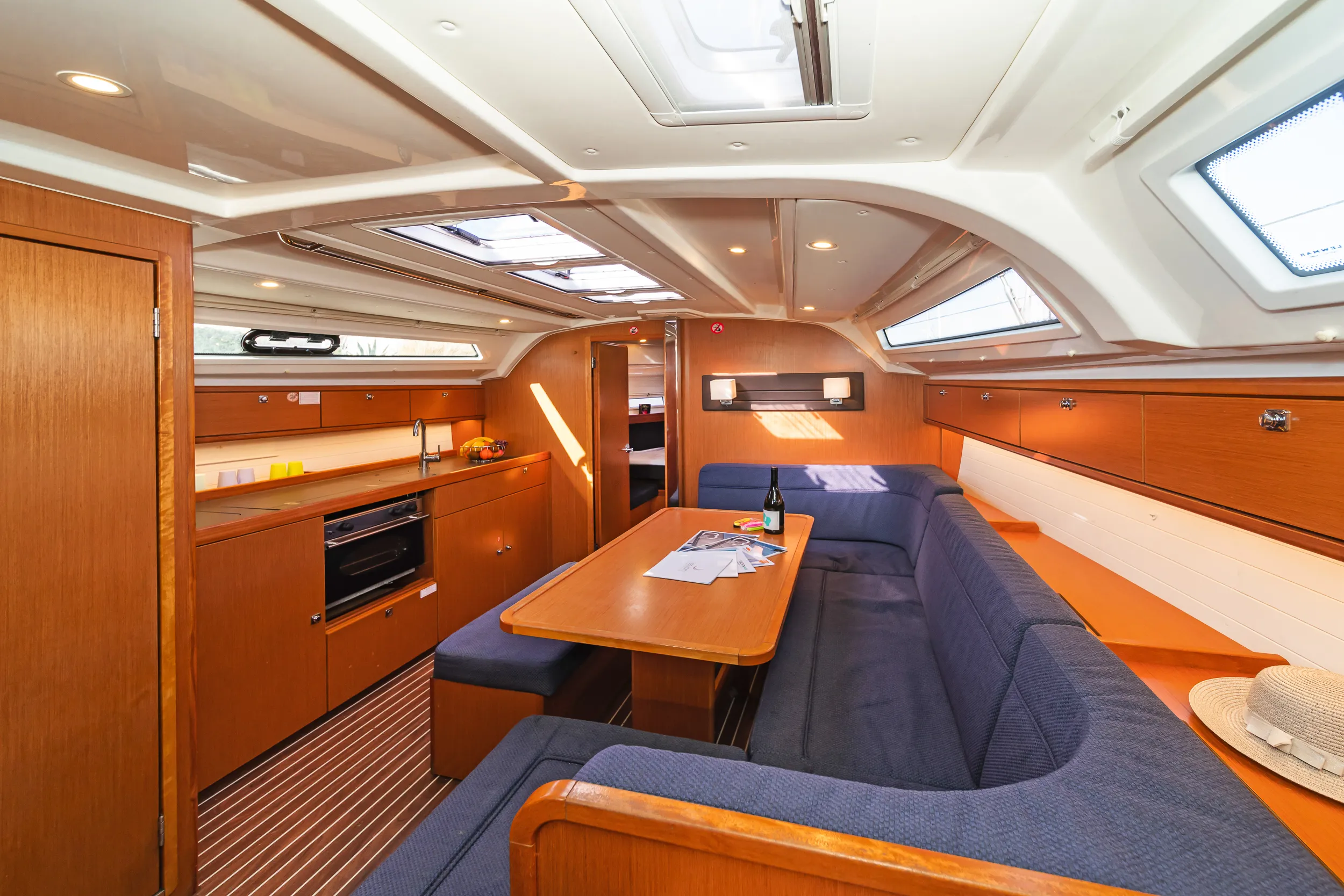 Bavaria Cruiser 41 Altair — фотография яхты 7