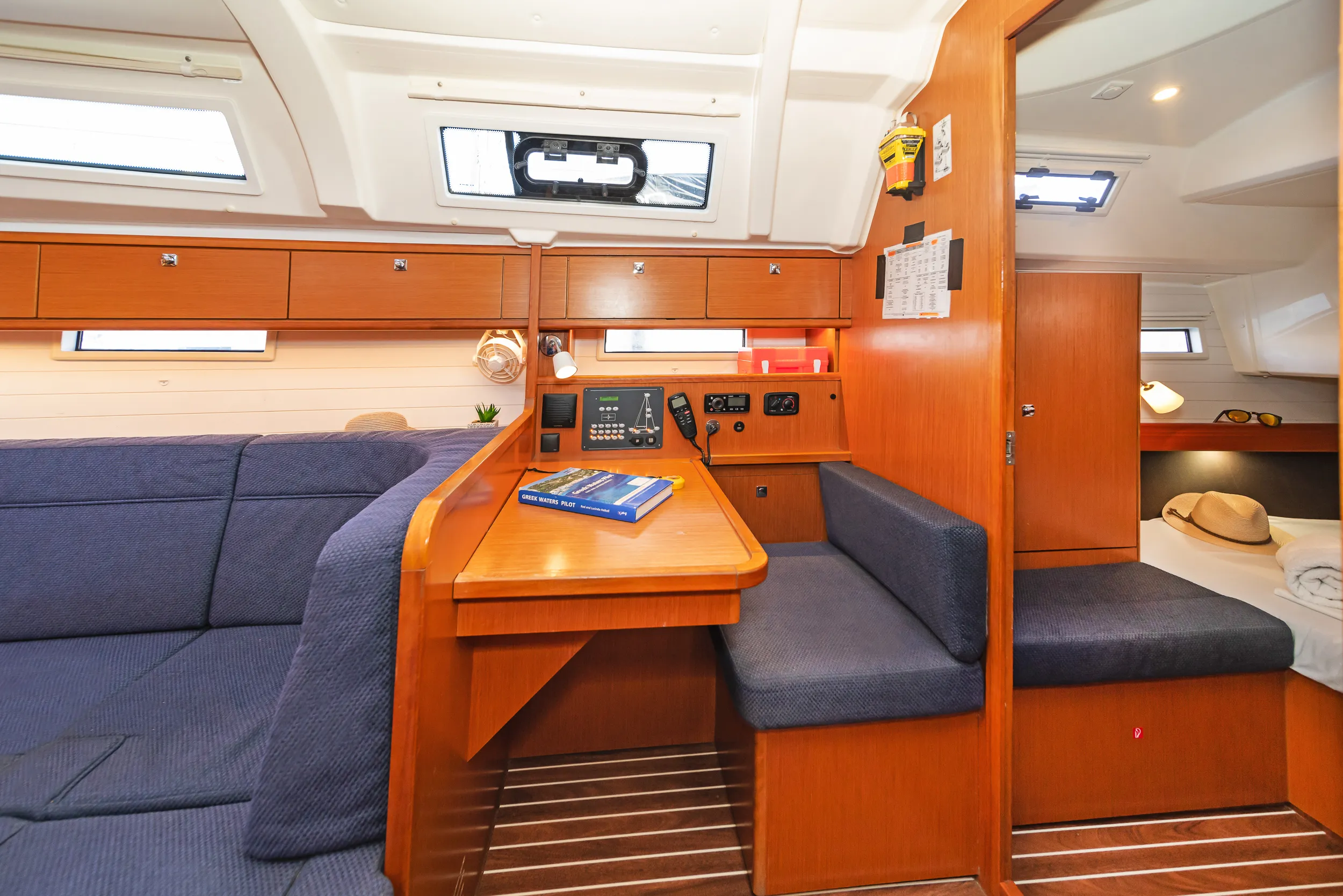 Bavaria Cruiser 41 Altair — фотография яхты 2