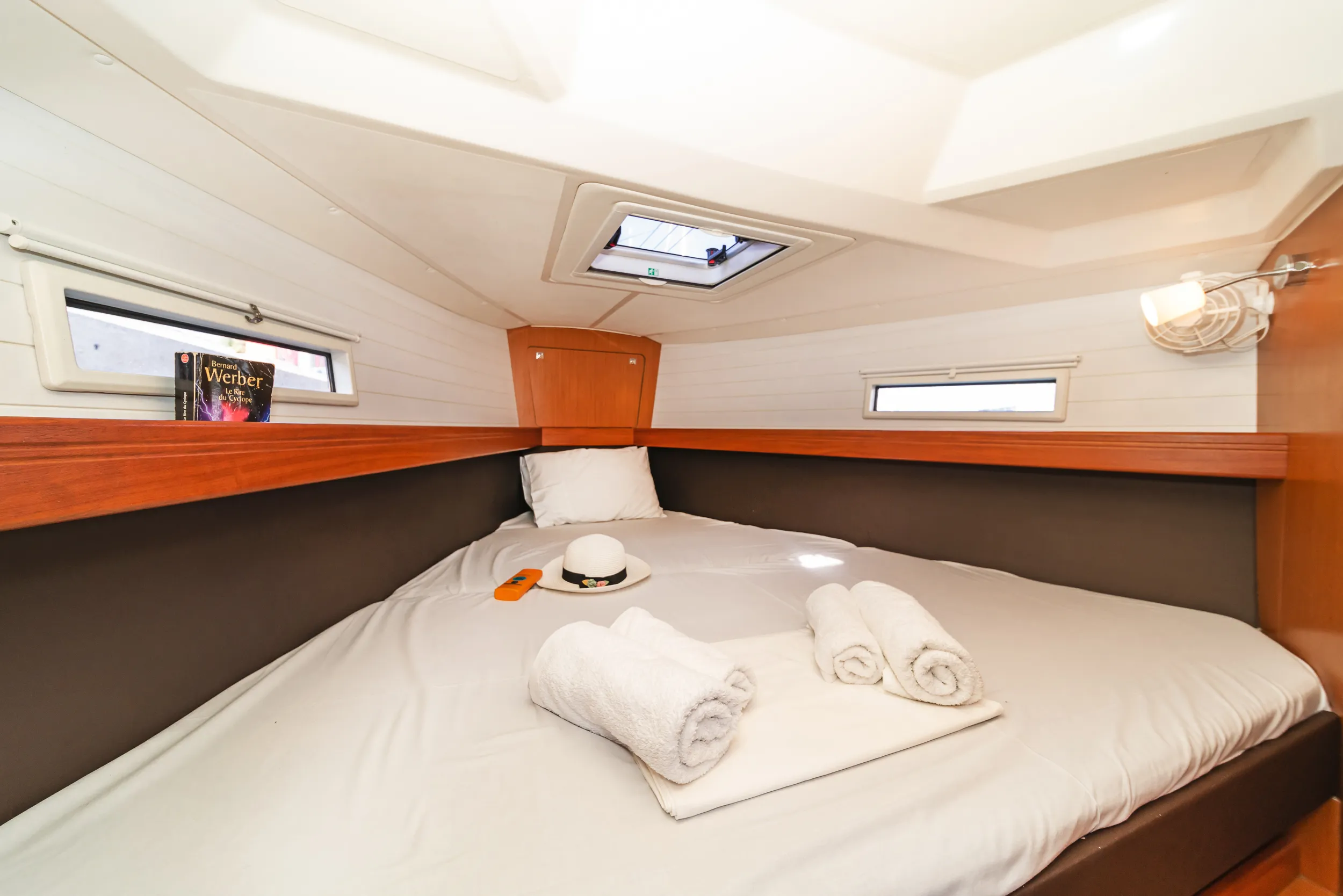 Bavaria Cruiser 41 Altair — фотография яхты 10