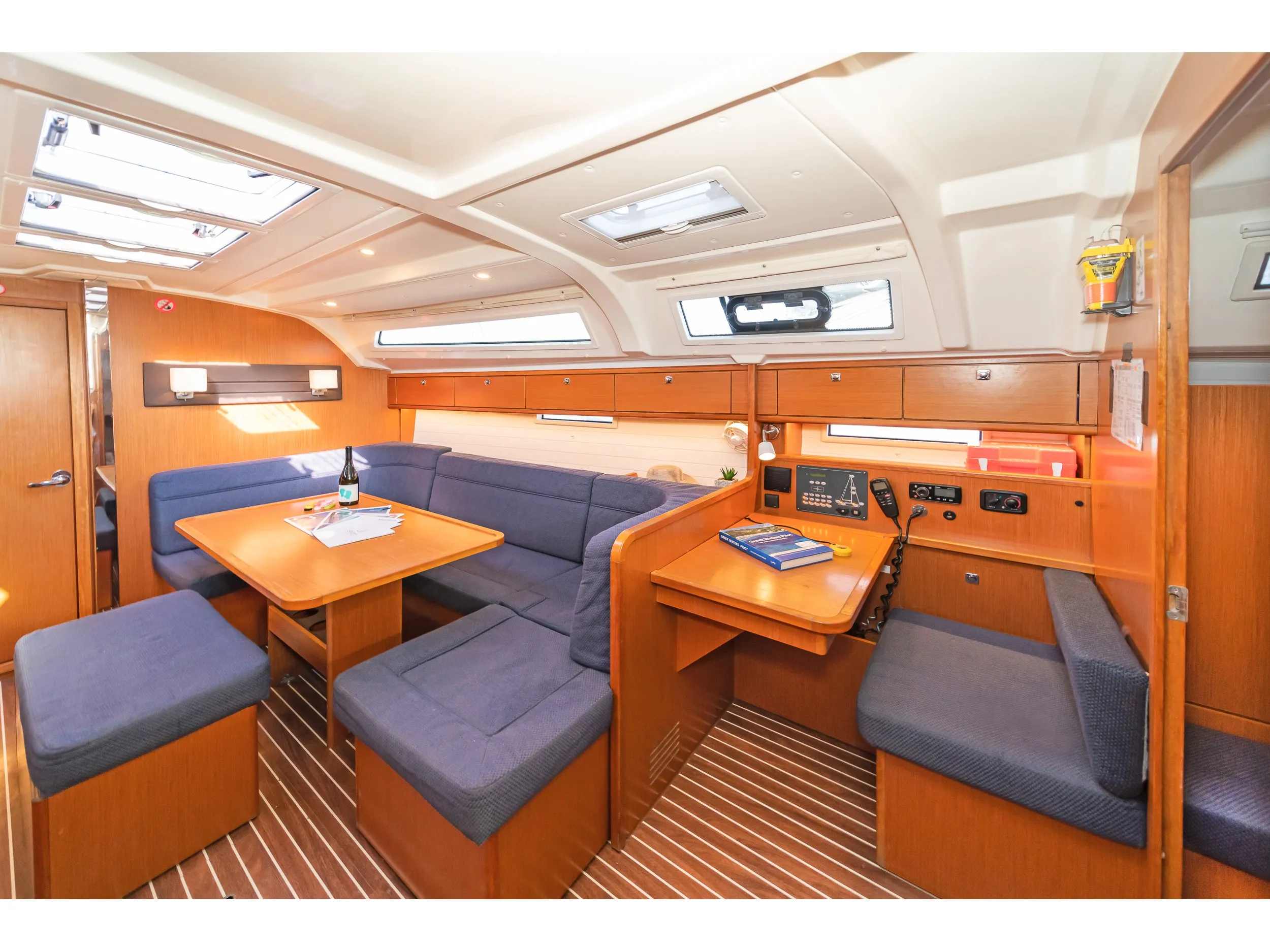 Bavaria Cruiser 41 Altair — фотография яхты 11