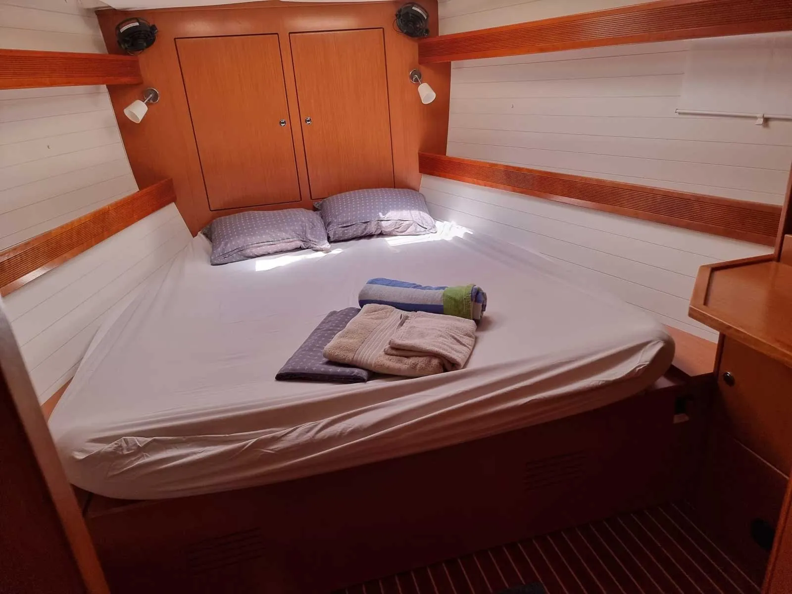 Bavaria 45 Cruiser Fleurie — foto dello yacht n. 2