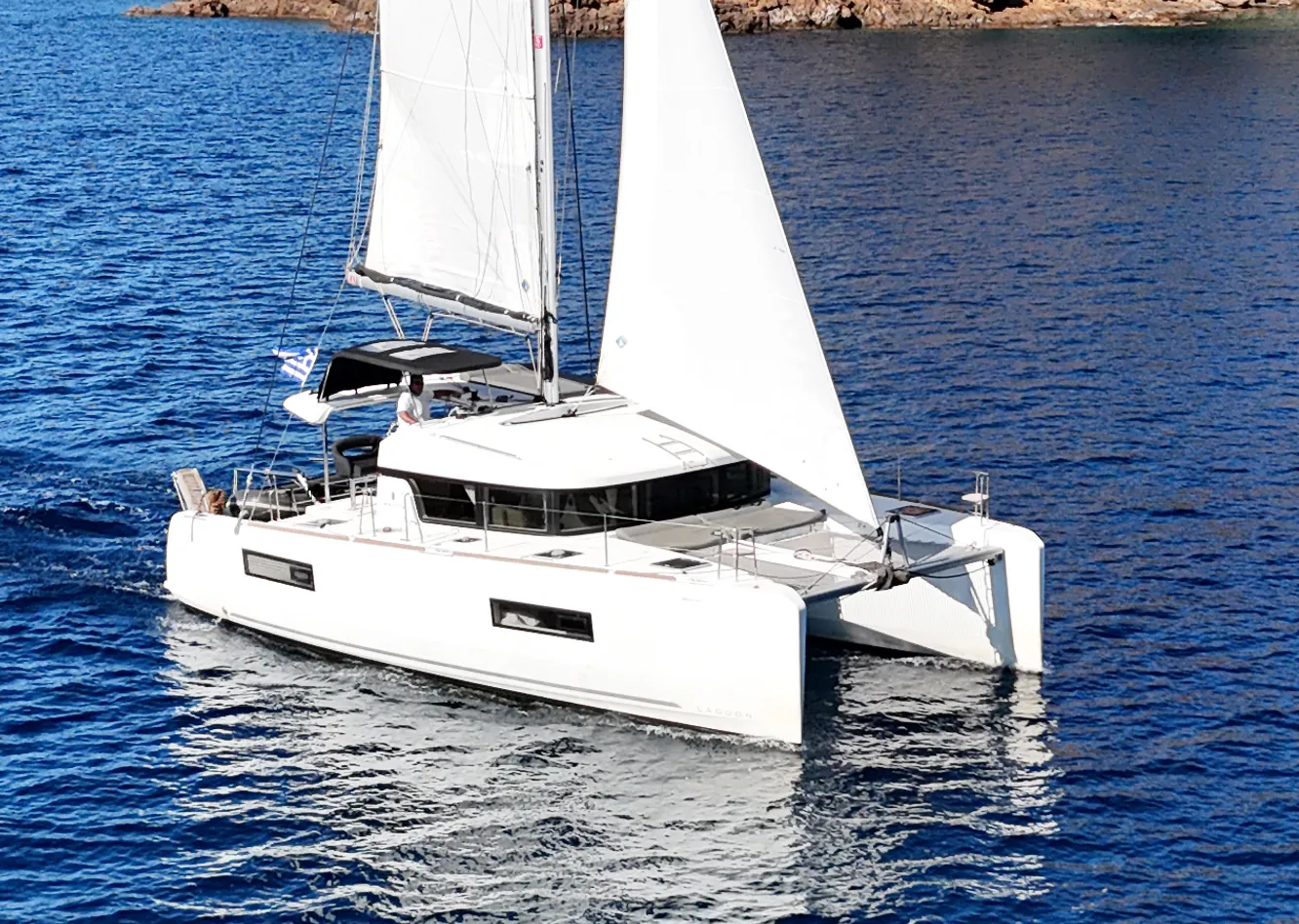 Lagoon 40 BELLA MARE — фотография яхты 8