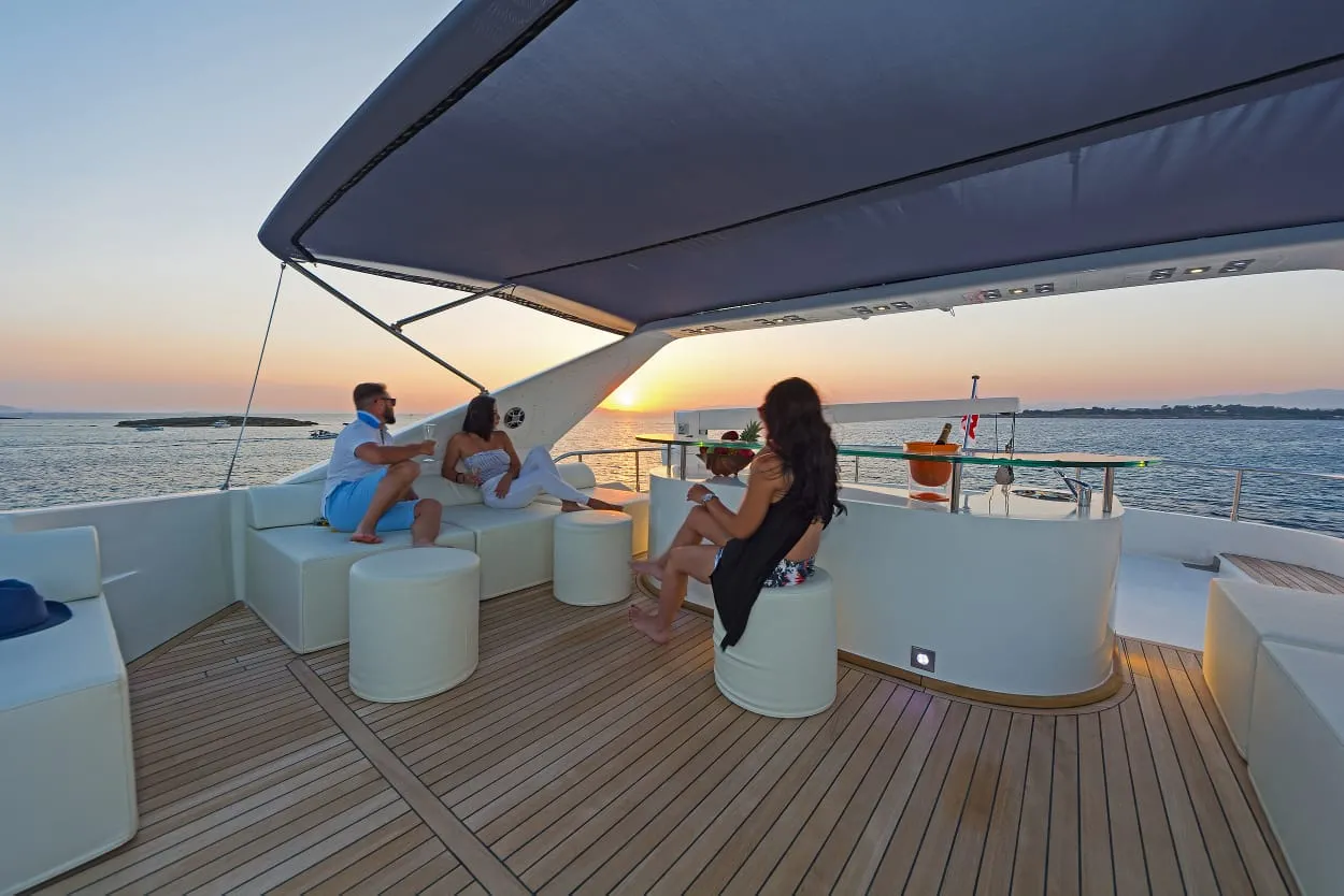 Falcon 92 Illya F — yacht photo 39
