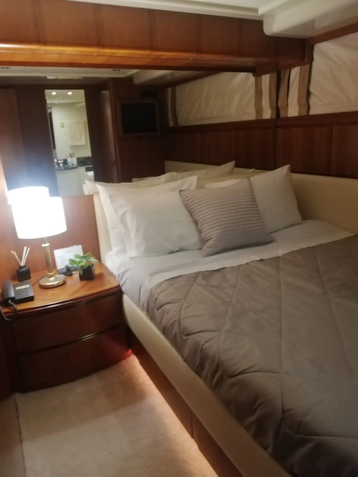 Falcon 92 Illya F — yacht photo 73