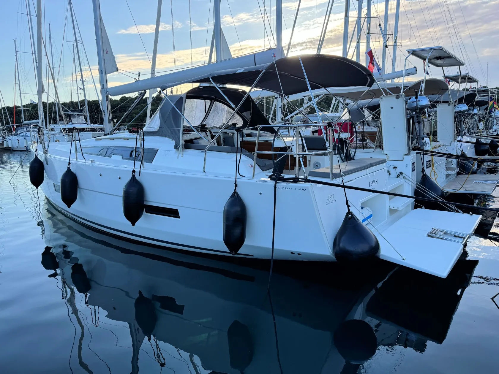 Dufour 430 Levan — фотография яхты 23