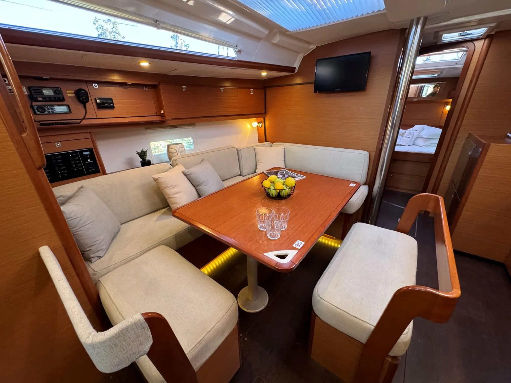 Dufour 430 Levan — фотография яхты 25