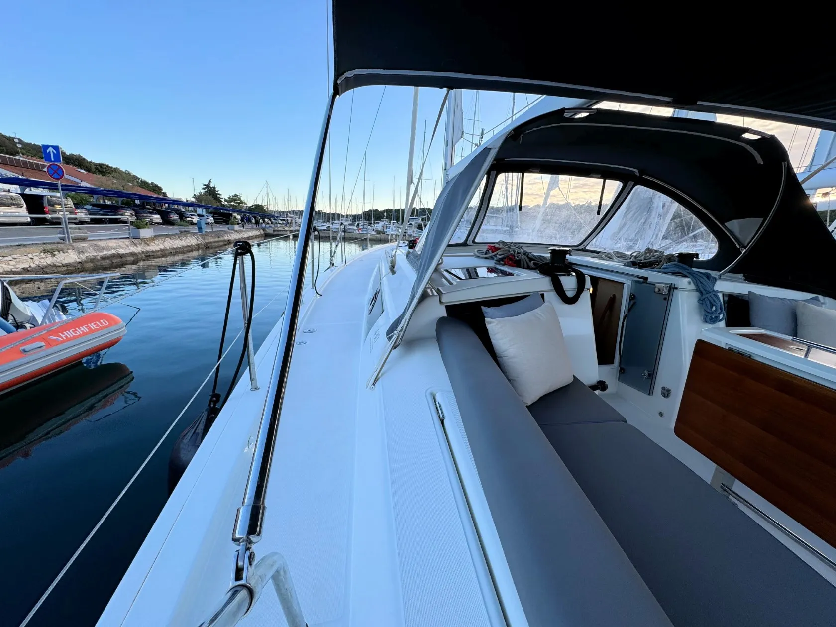 Dufour 430 Levan — фотография яхты 18