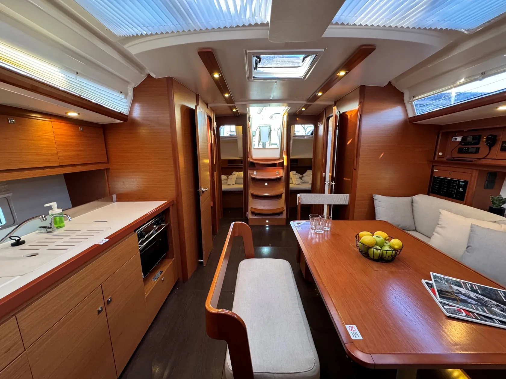 Dufour 430 Levan — фотография яхты 10
