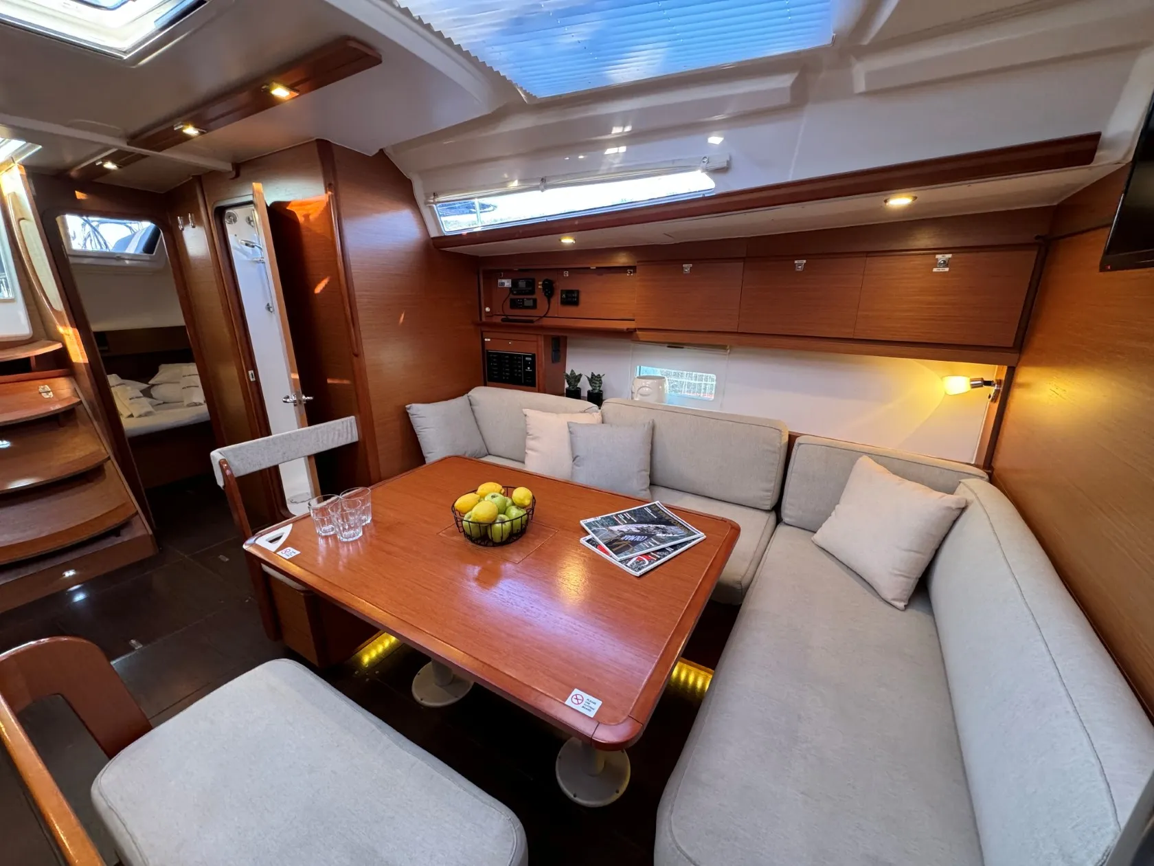 Dufour 430 Levan — фотография яхты 4
