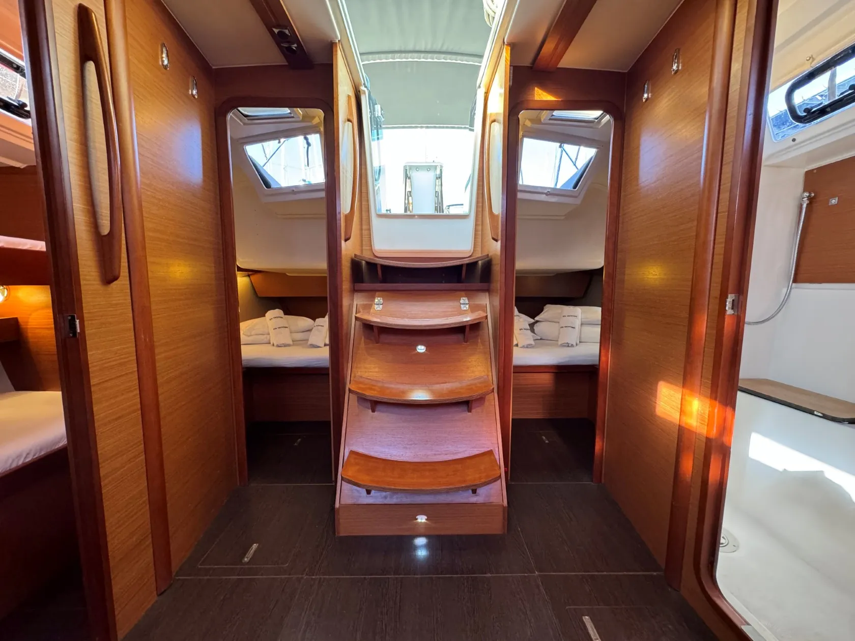 Dufour 430 Levan — фотография яхты 24