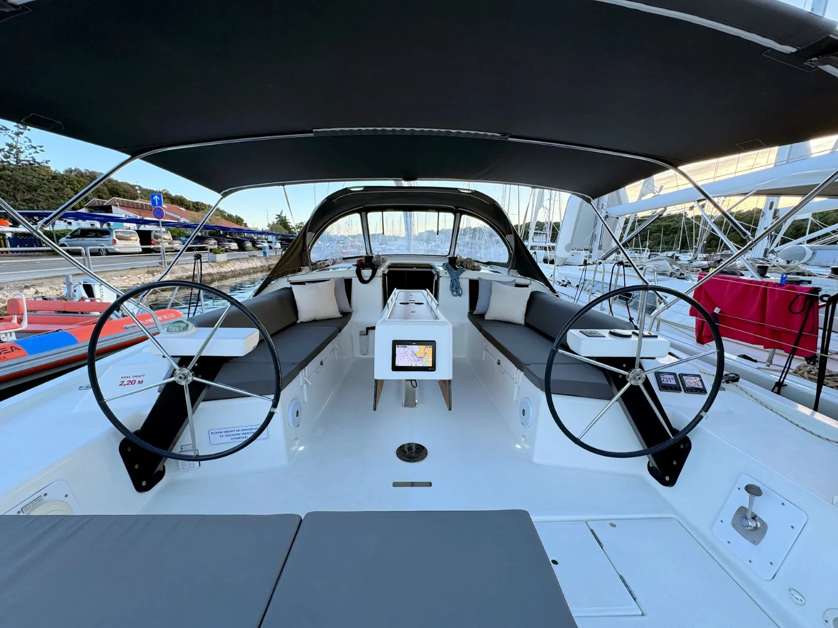 Dufour 430 Levan — фотография яхты 19