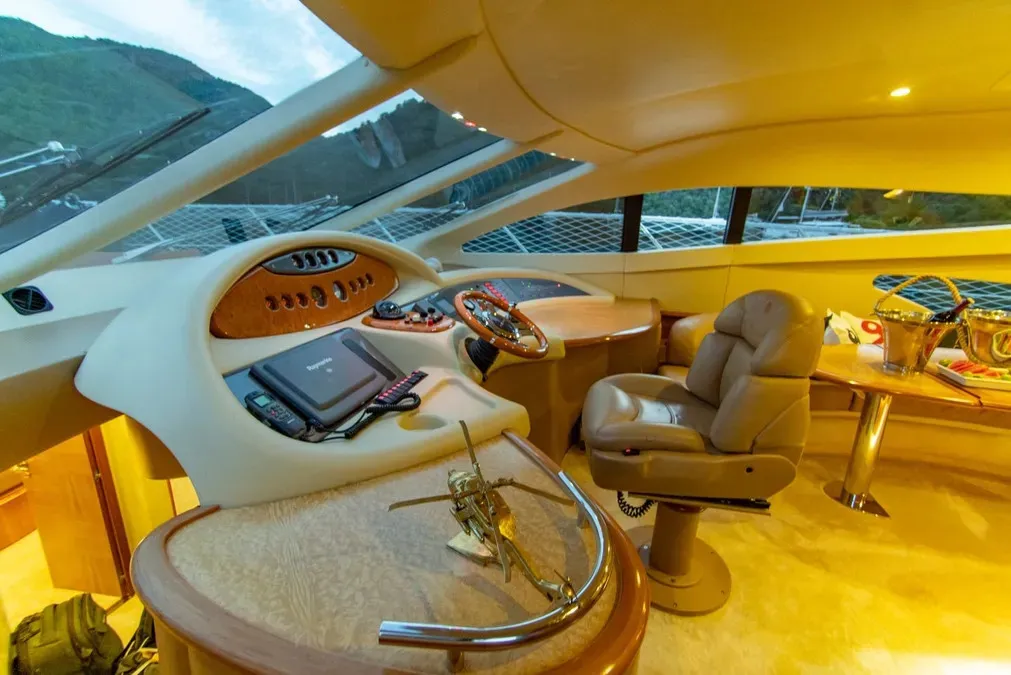 Azimut 62 S Efe 01 — jahifoto 2