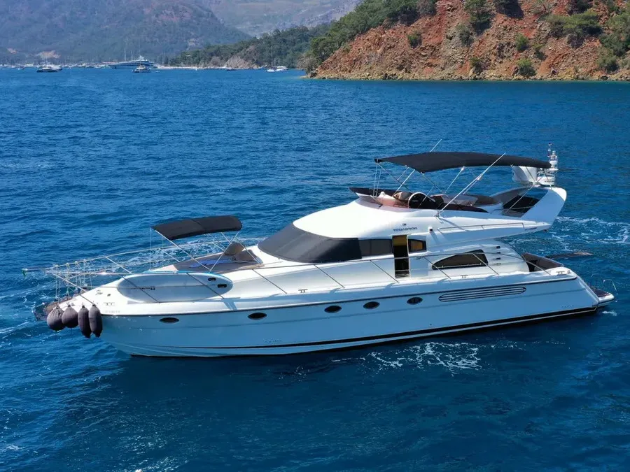 Fairline Squadron 55 Efe Bey E — фотография яхты 4