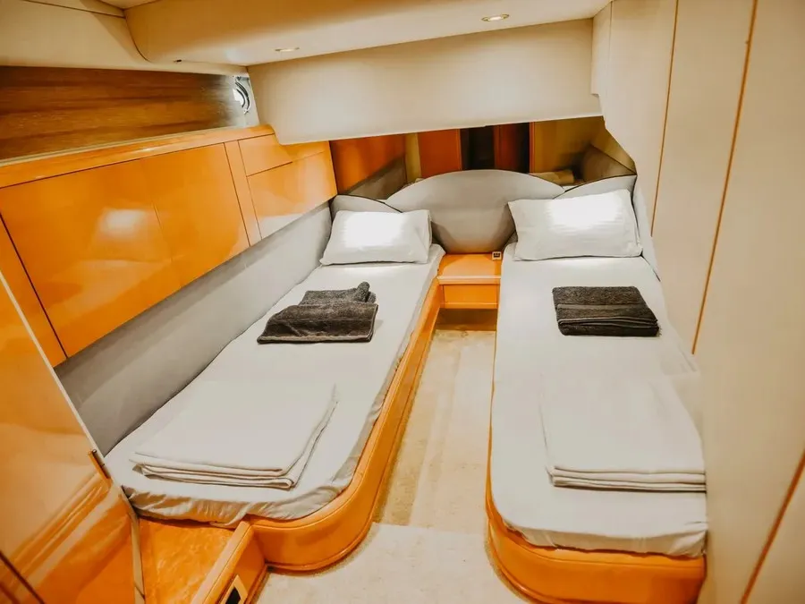 Fairline Squadron 55 Efe Bey E — фотография яхты 9