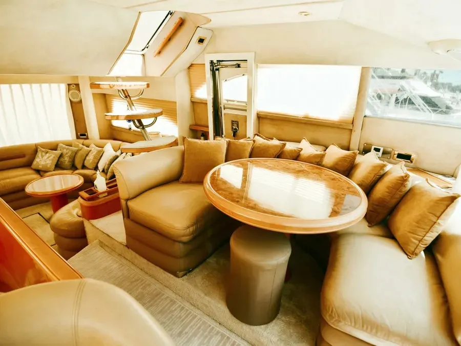 Fairline Squadron 55 Efe Bey E — фотография яхты 8