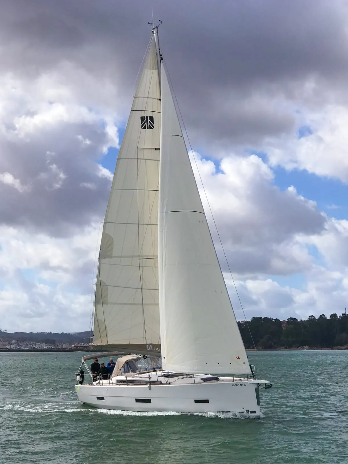 Dufour 430 Amodiño — yacht photo 16