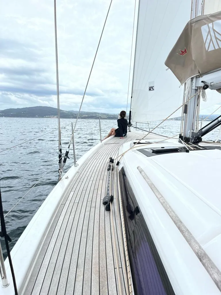 Dufour 430 Amodiño — yacht photo 3