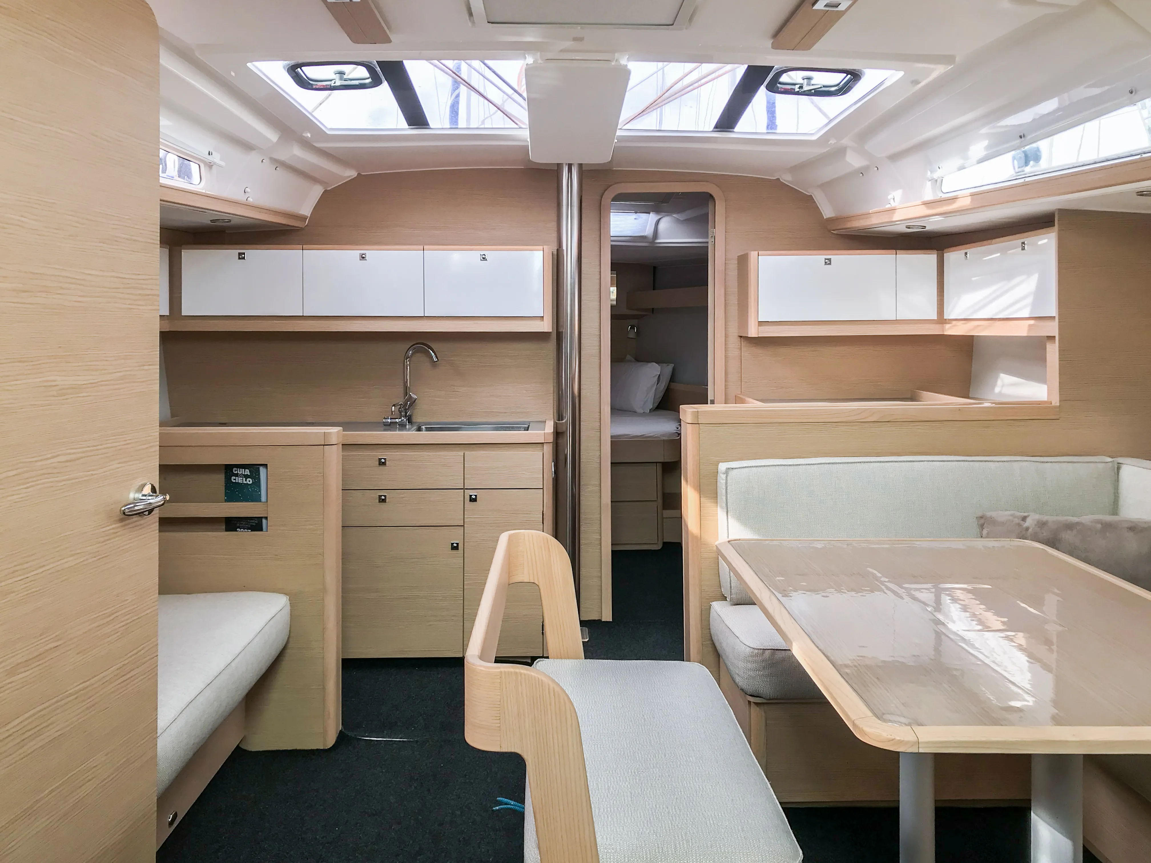 Dufour 430 Amodiño — yacht photo 15