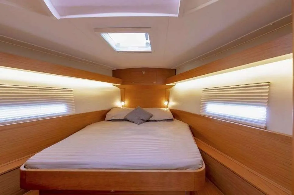 Dufour 430 Amodiño — yacht photo 7