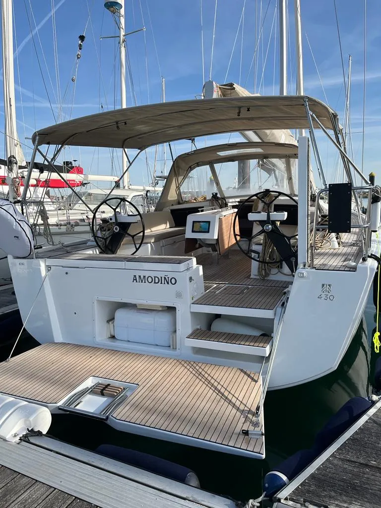 Dufour 430 Amodiño — yacht photo 5