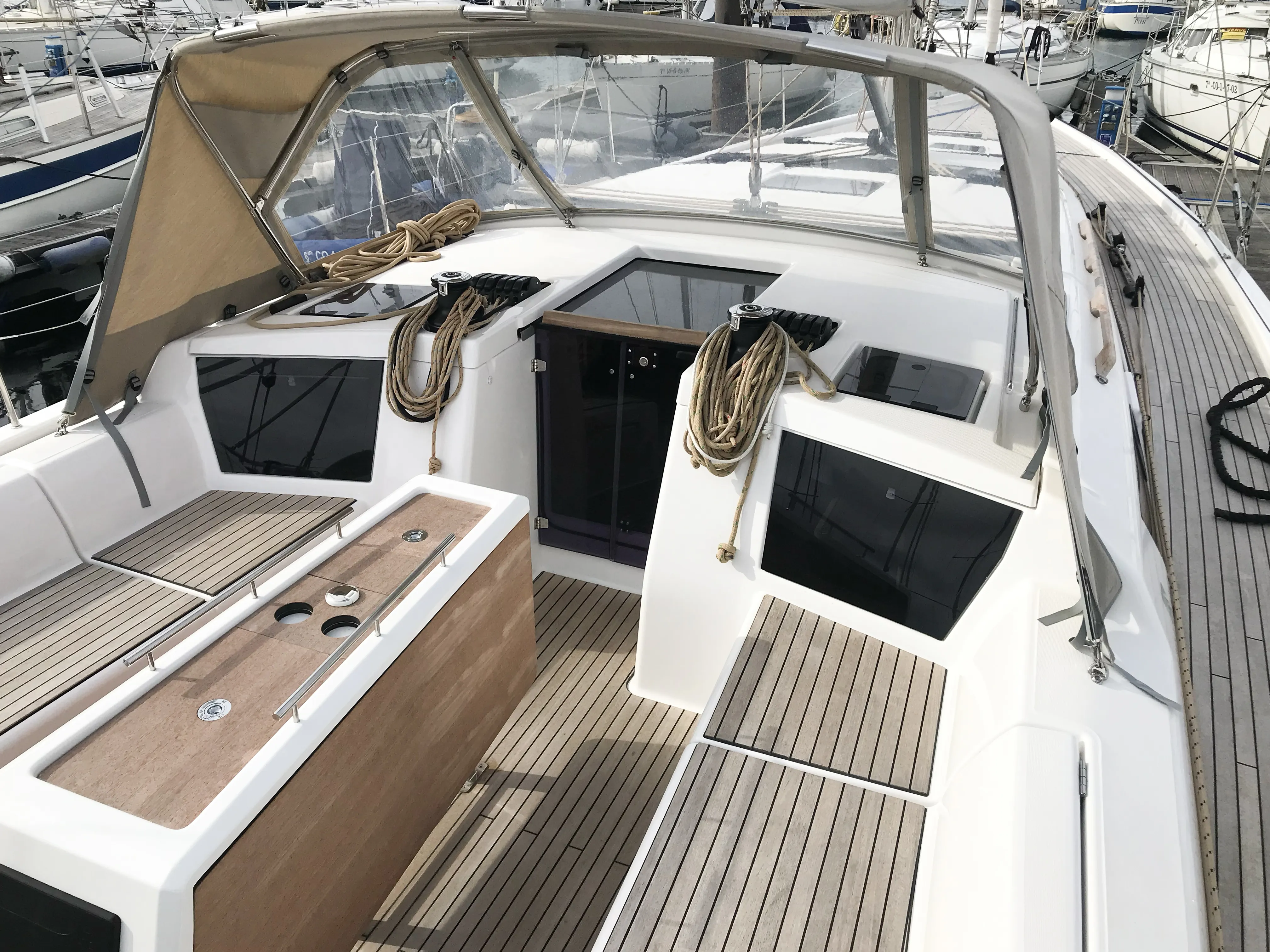 Dufour 430 Amodiño — yacht photo 13