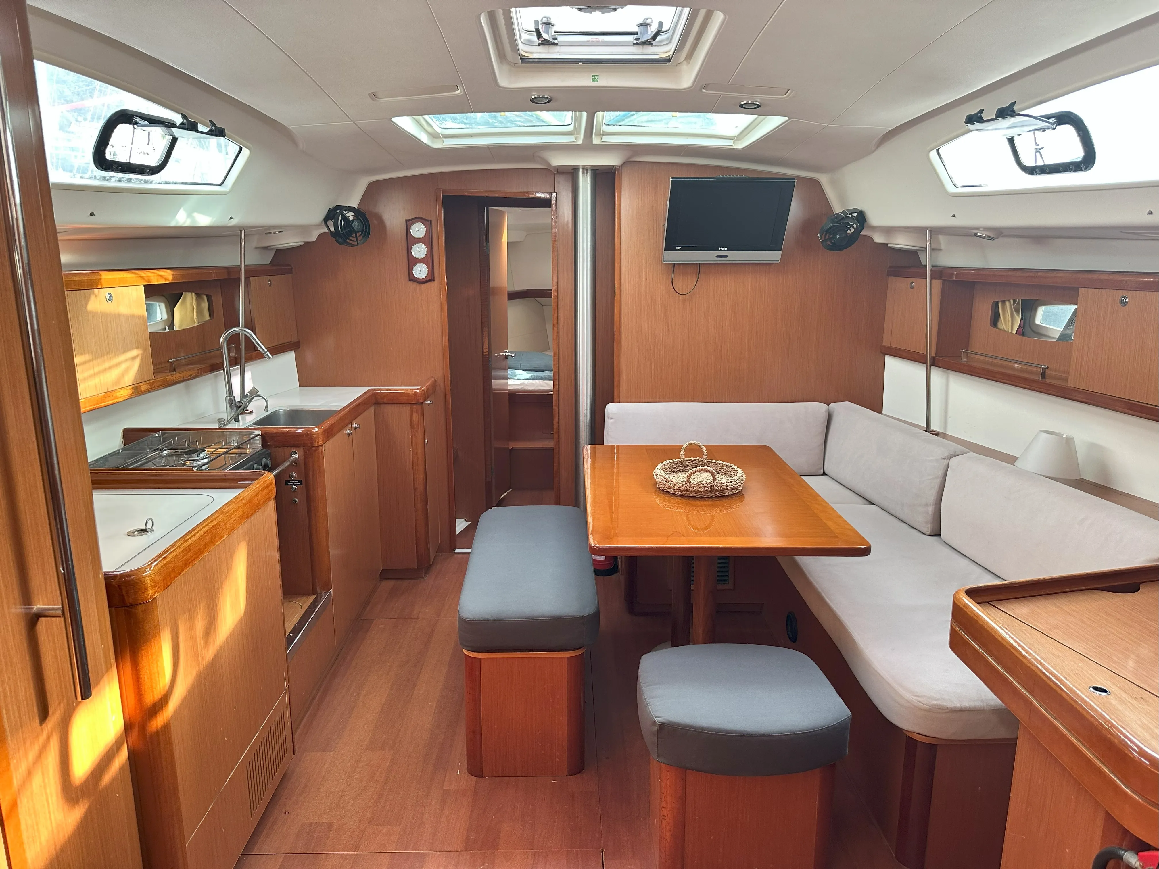 Oceanis 43 Filadelfo — фотография яхты 17