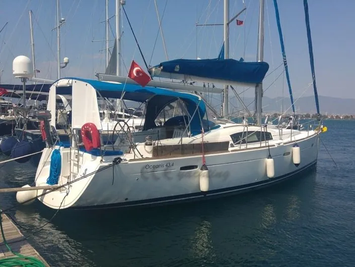 Oceanis 43 Filadelfo — фотография яхты 8