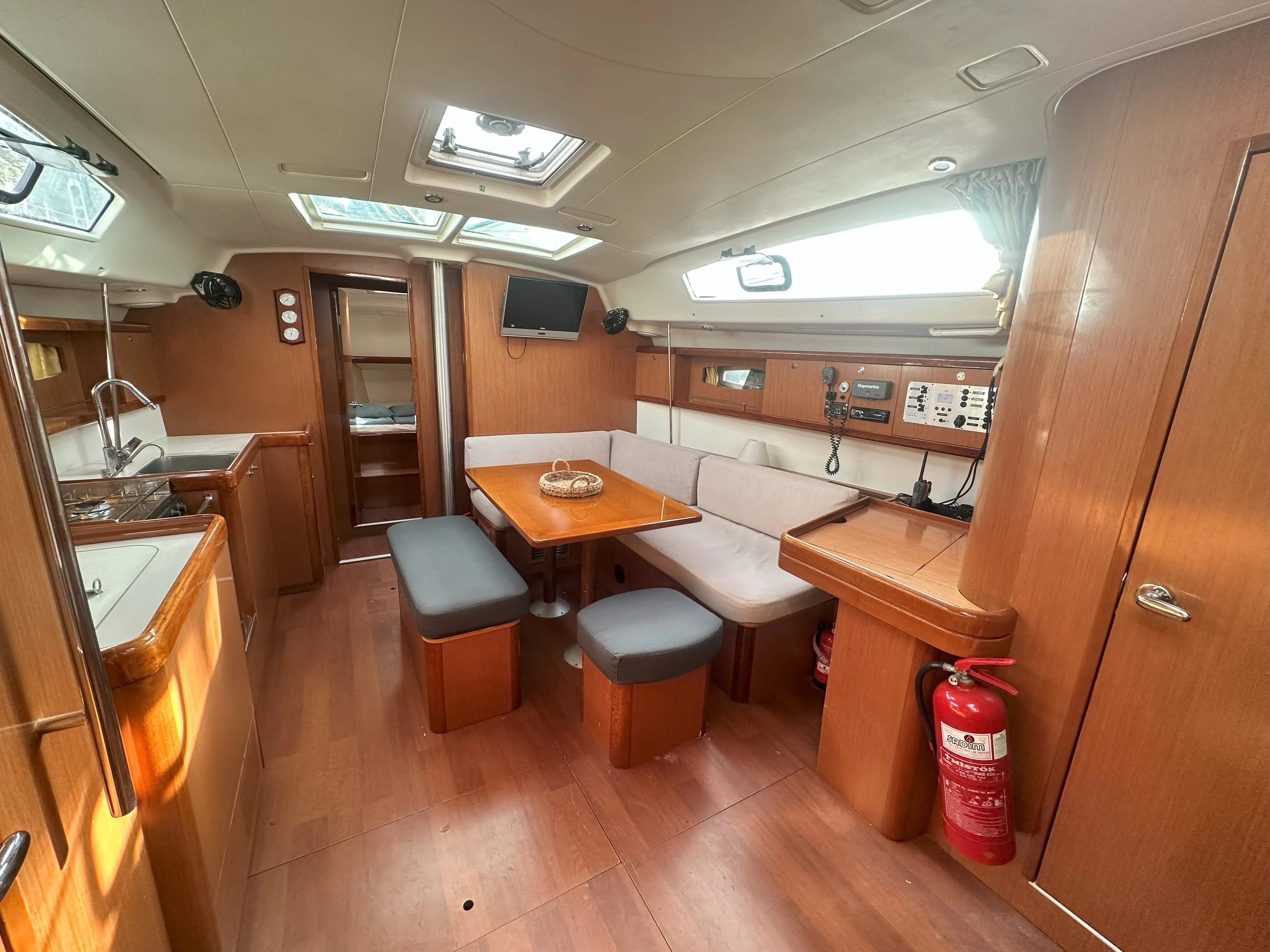 Oceanis 43 Filadelfo — фотография яхты 5