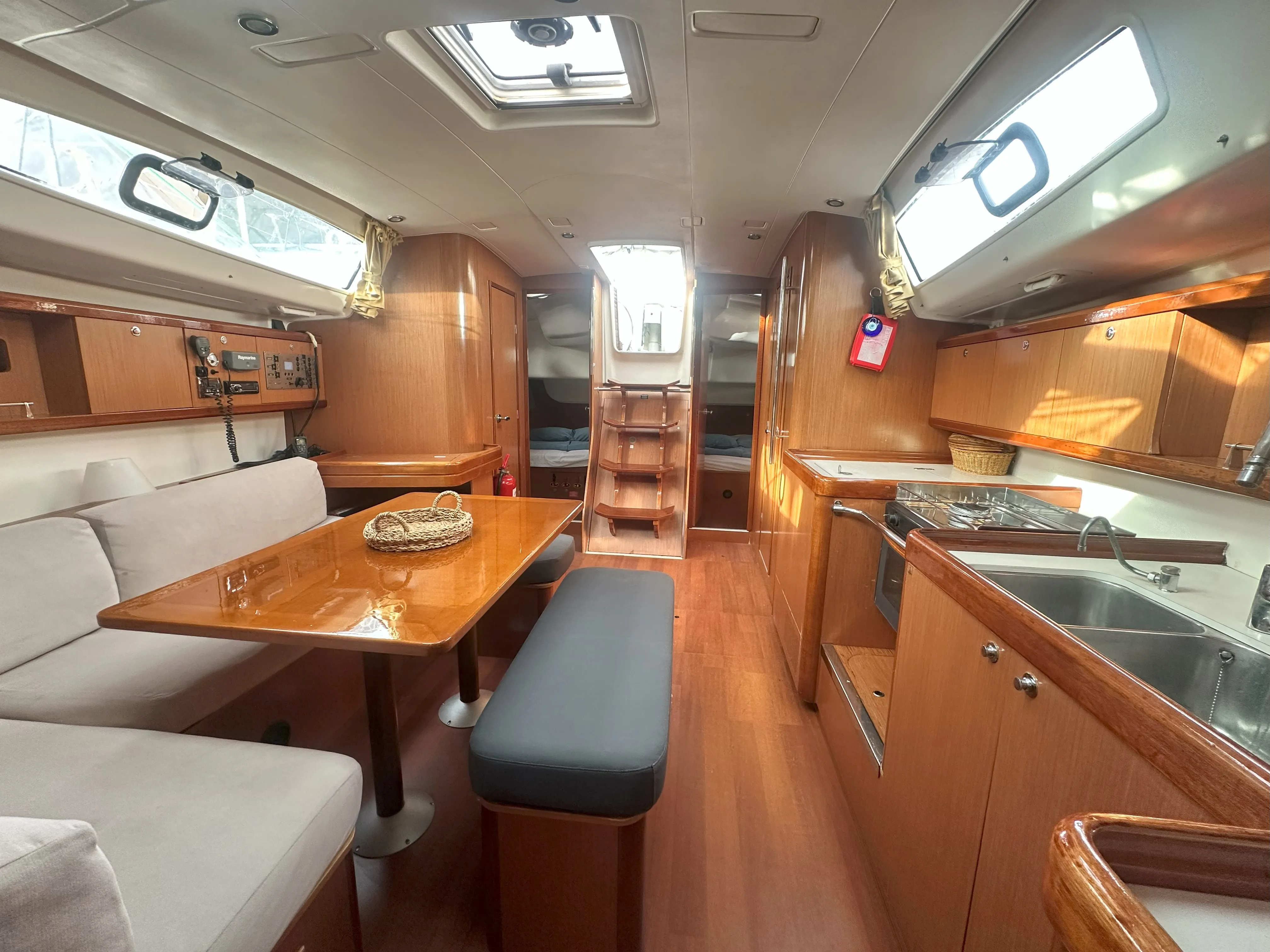 Oceanis 43 Filadelfo — фотография яхты 11