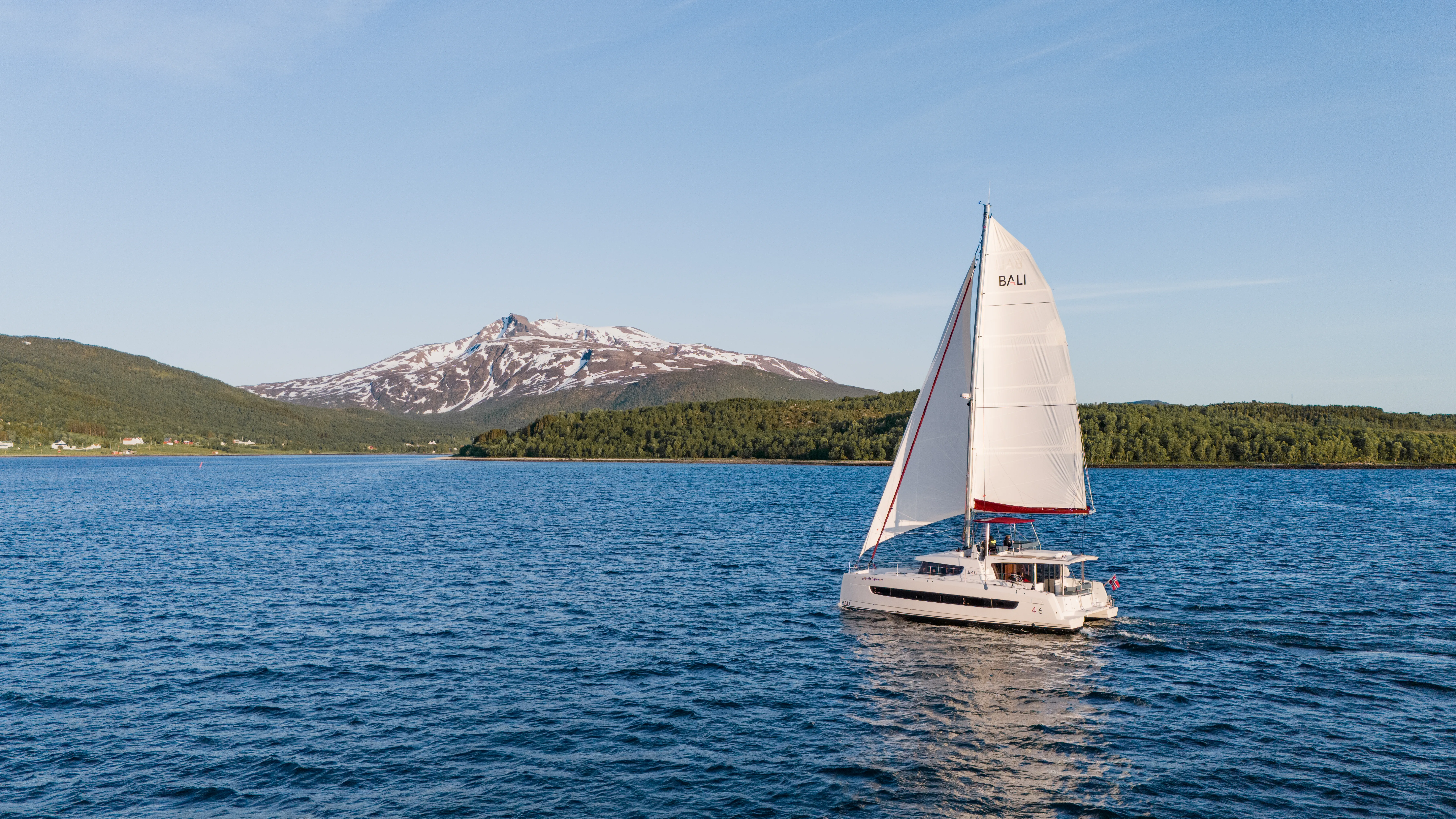 Bali 4.6 Arctic Wonder — jahtikuva 11