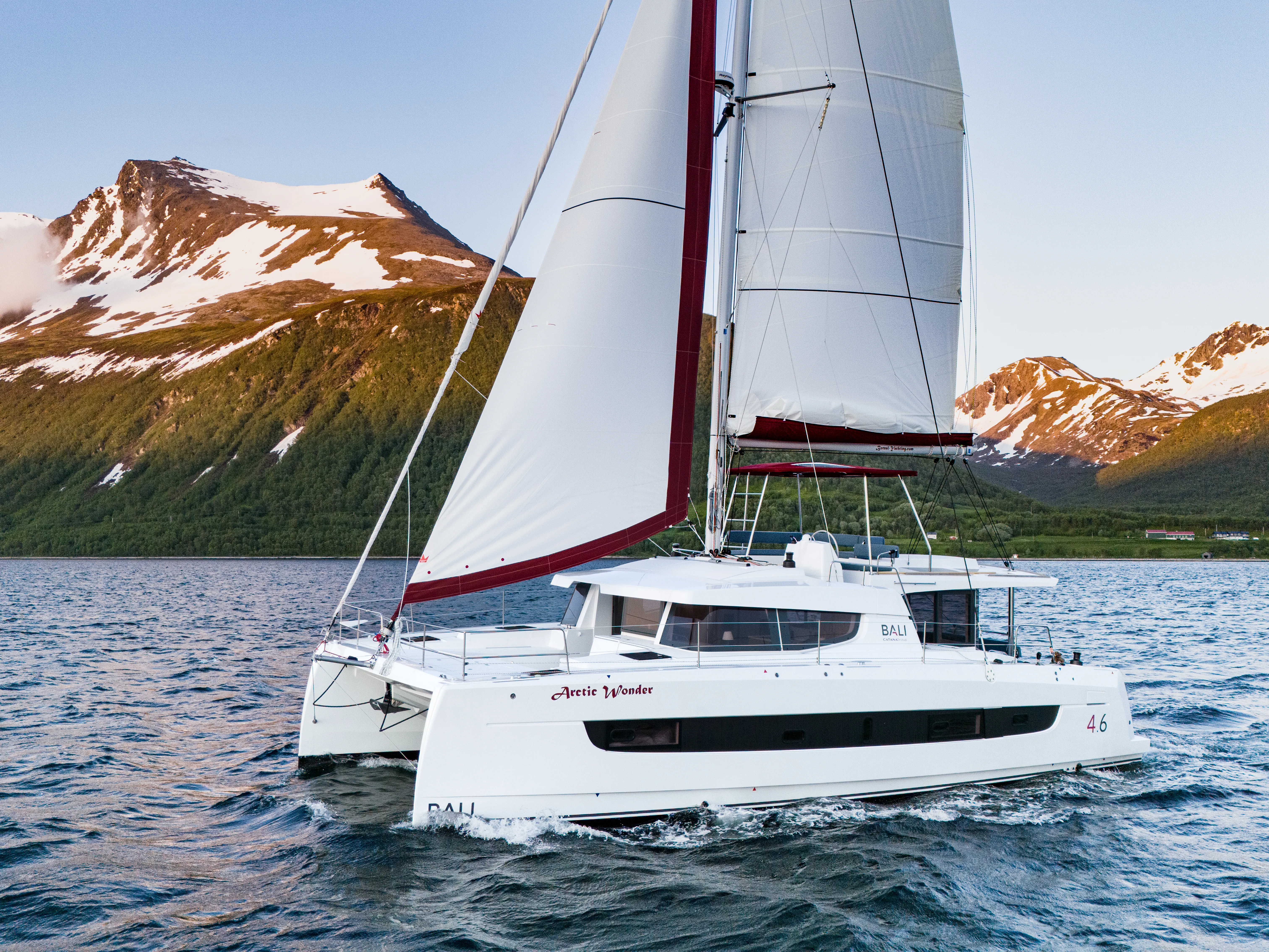 Bali 4.6 Arctic Wonder — jahtikuva 1