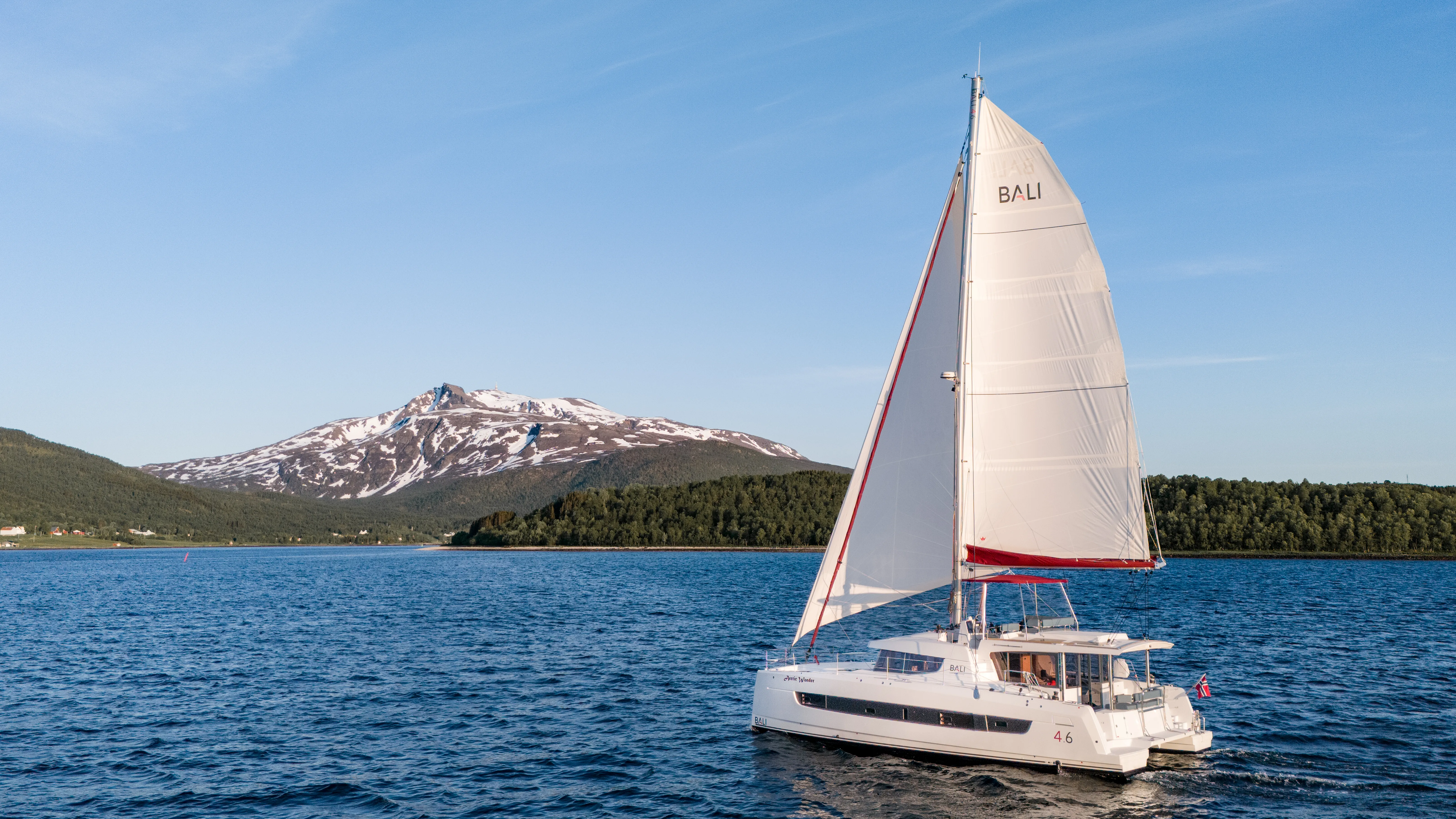Bali 4.6 Arctic Wonder — jahtikuva 3