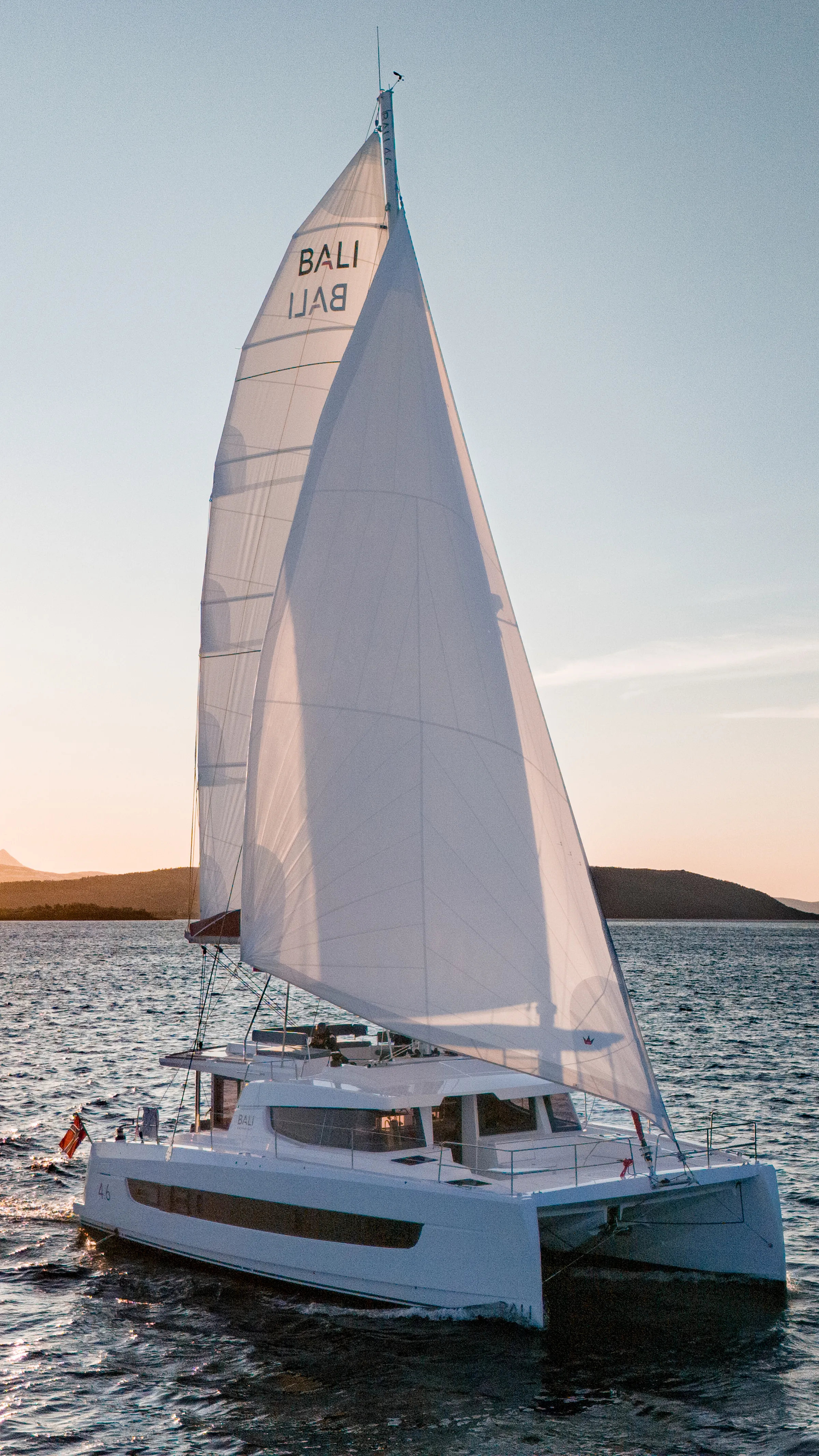 Bali 4.6 Arctic Wonder — jahtikuva 8