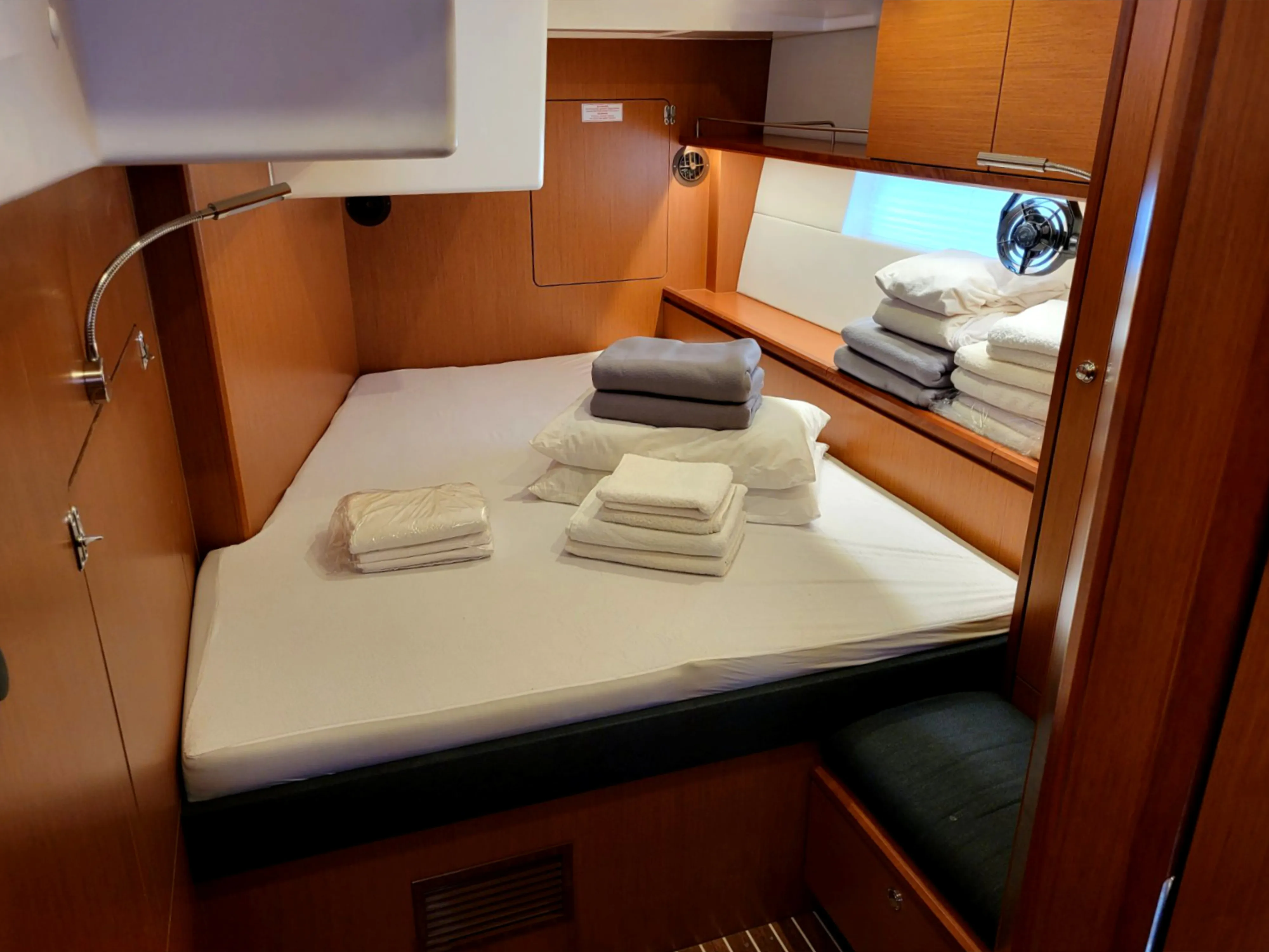 Bavaria C57 Promitheas — Yachtfoto 11