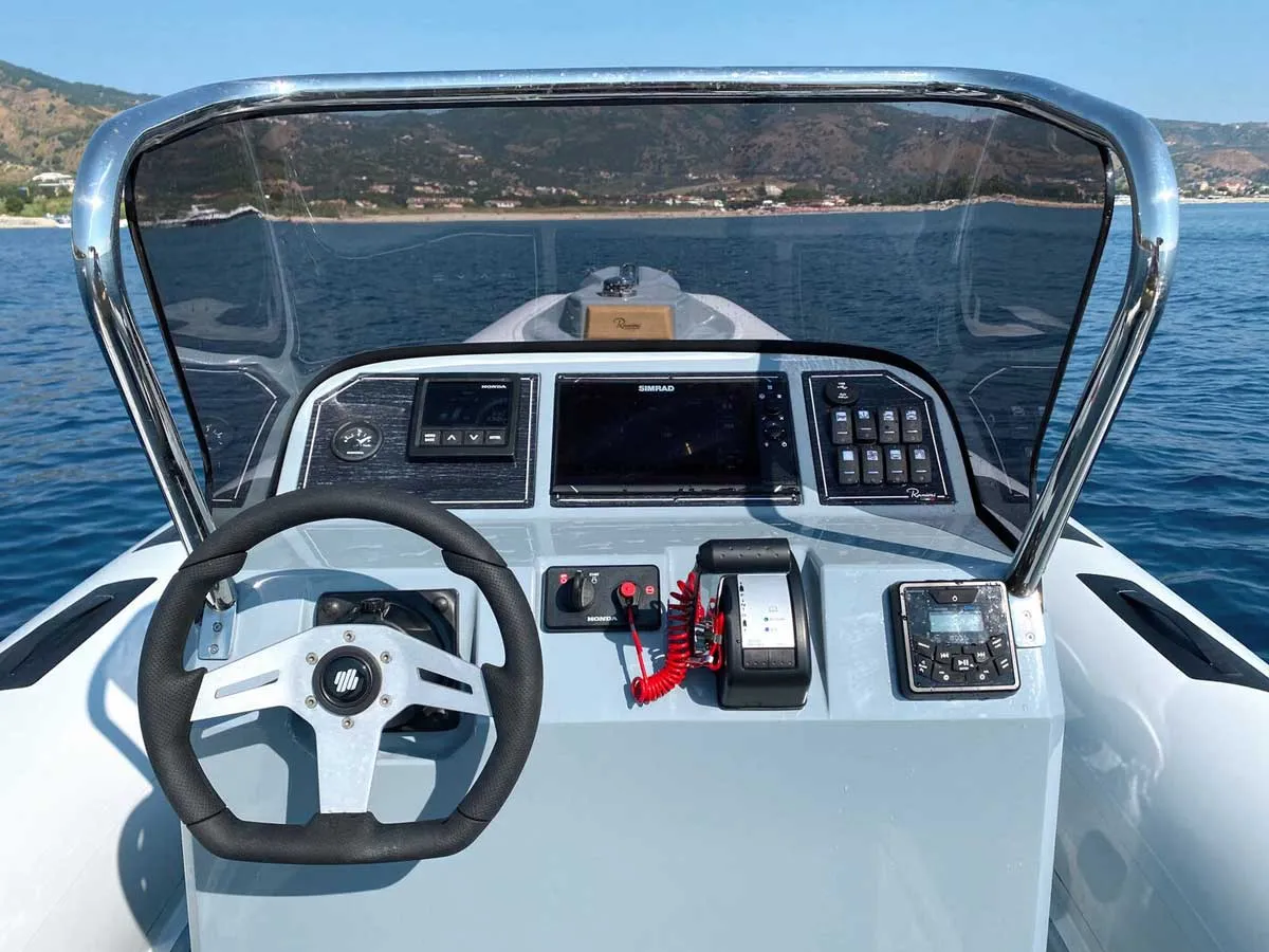 Ranieri Cayman 26 Sport Touring Ranieri Cayman — foto dello yacht n. 2
