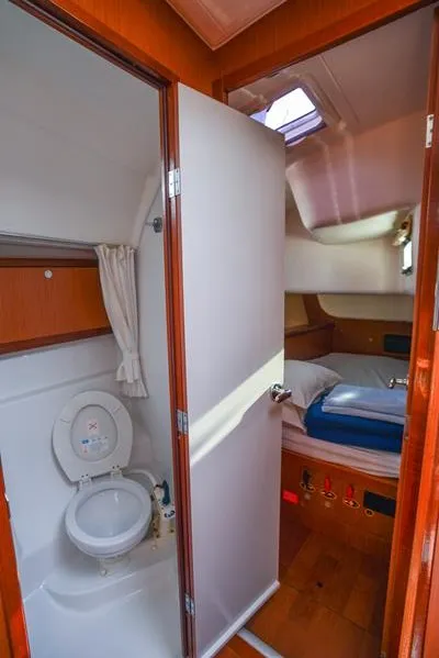 Oceanis 43 Soyamaje — фотография яхты 15