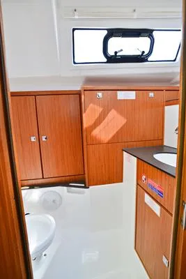 Bavaria Cruiser 37 Kedi — фотография яхты 20