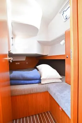 Bavaria Cruiser 37 Kedi — фотография яхты 9