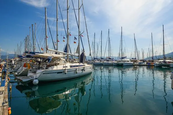 Bavaria Cruiser 37 Kedi — фотография яхты 11