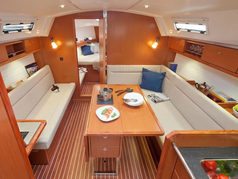 Bavaria Cruiser 36 Zenith — фотография яхты 7