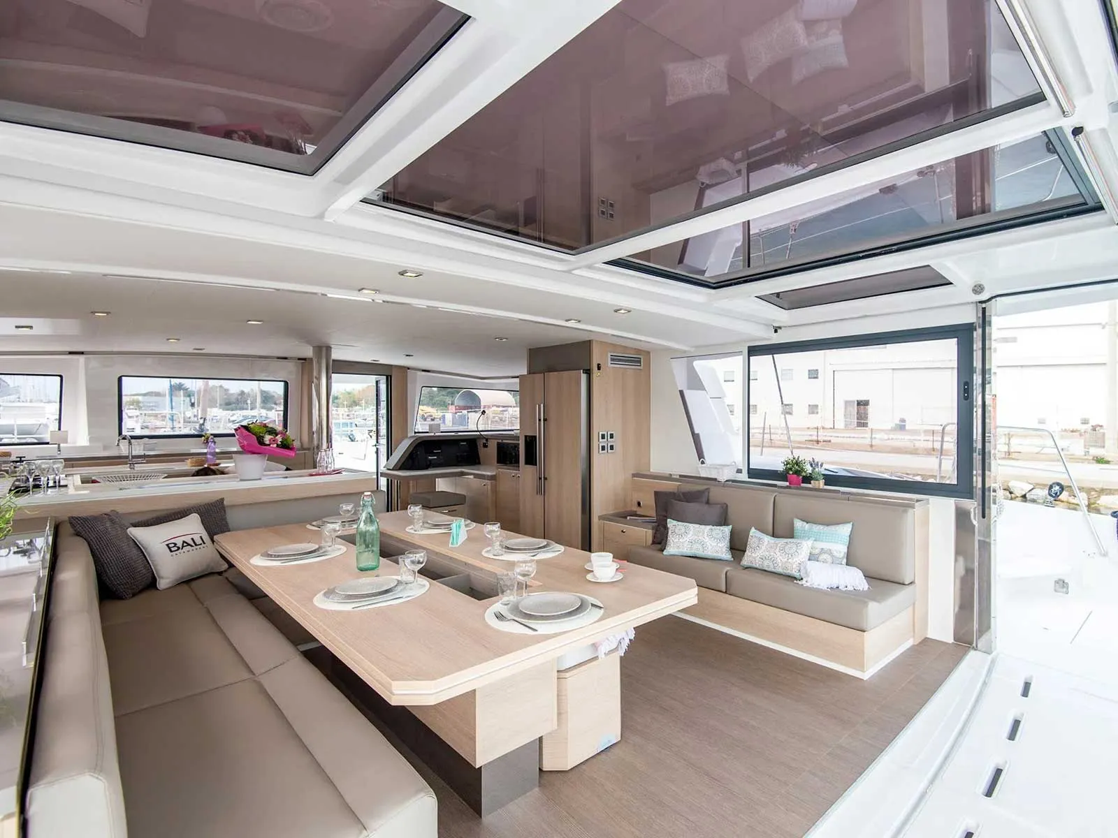Bali 5.4 Blue Moon — yacht photo 2
