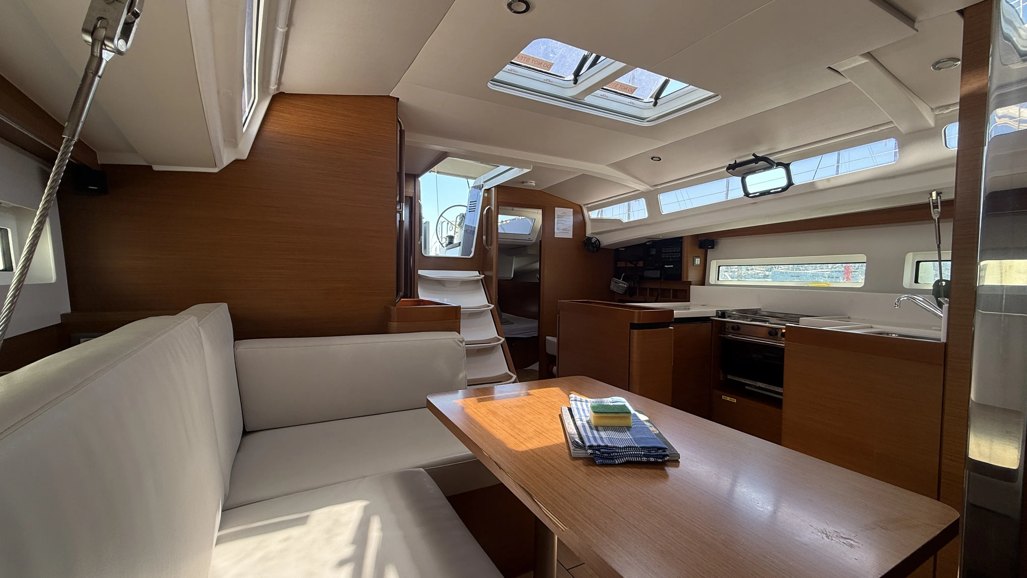 Sun Odyssey 440 LEONA — фотография яхты 20