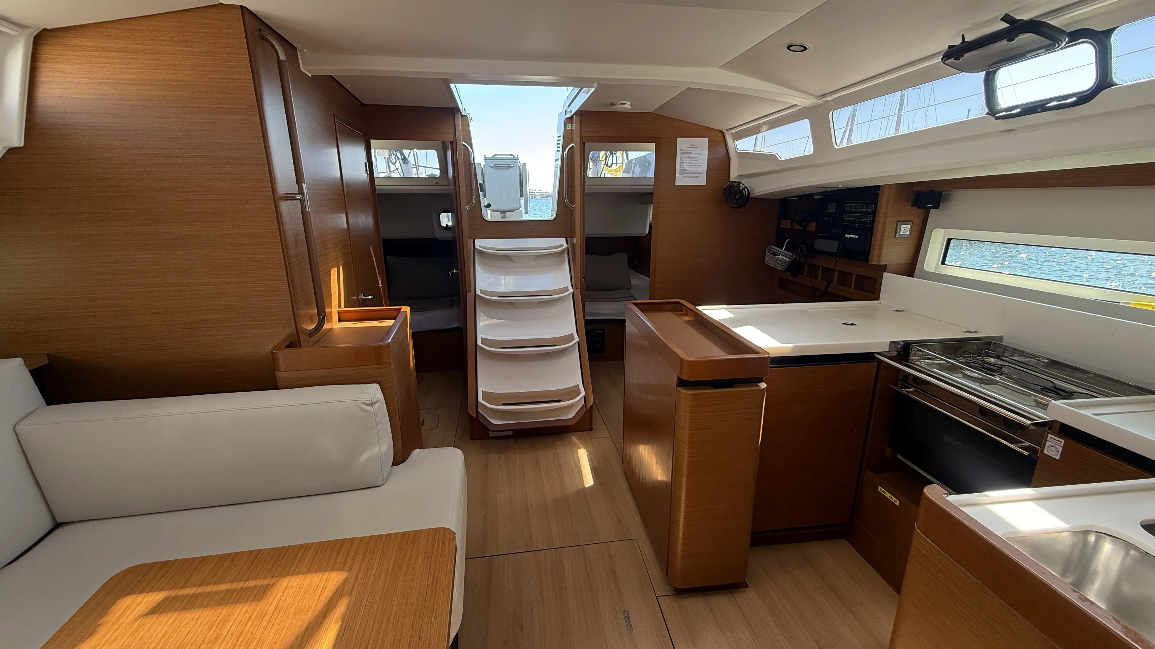 Sun Odyssey 440 LEONA — фотография яхты 15