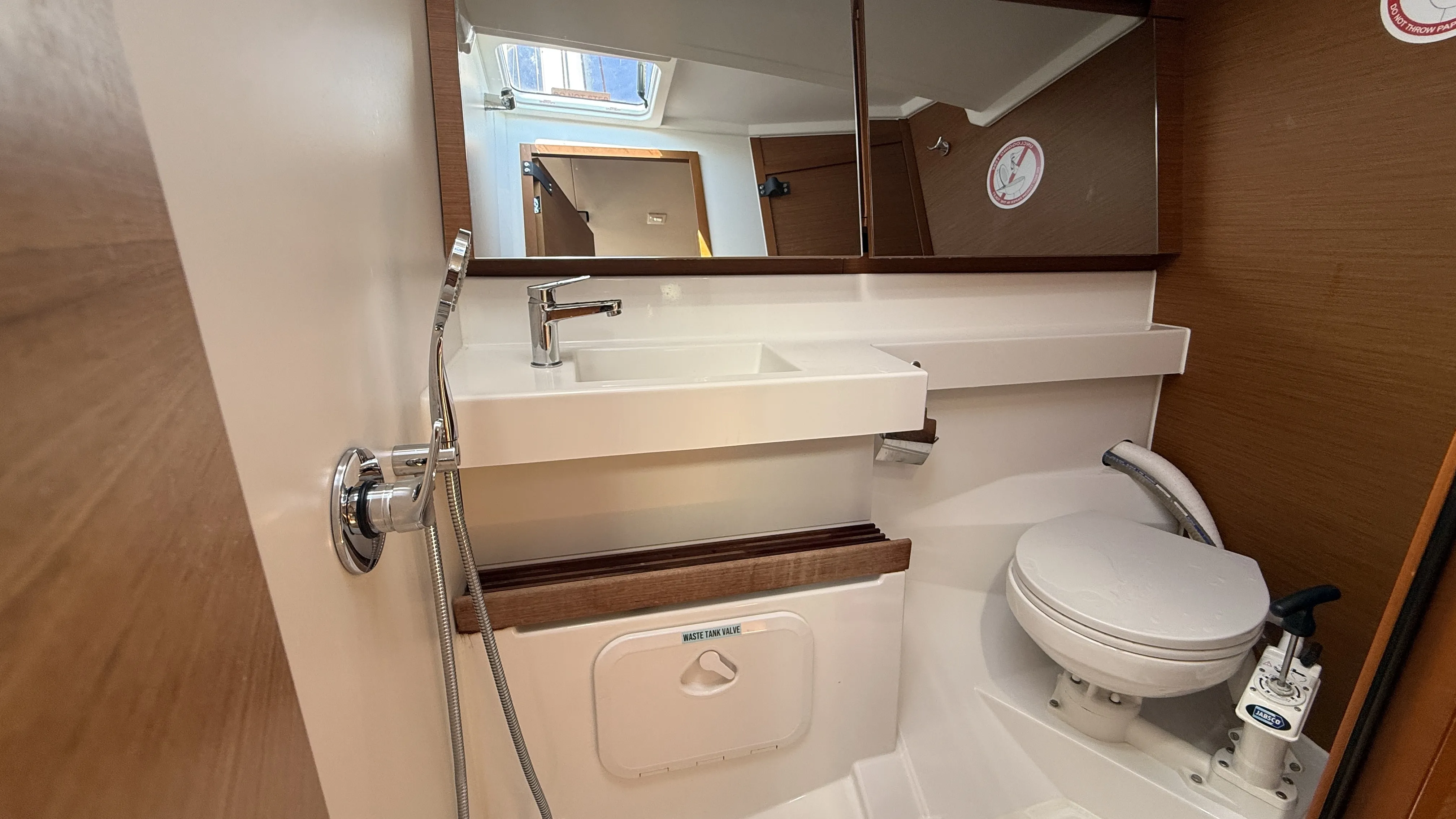 Sun Odyssey 440 LEONA — фотография яхты 7