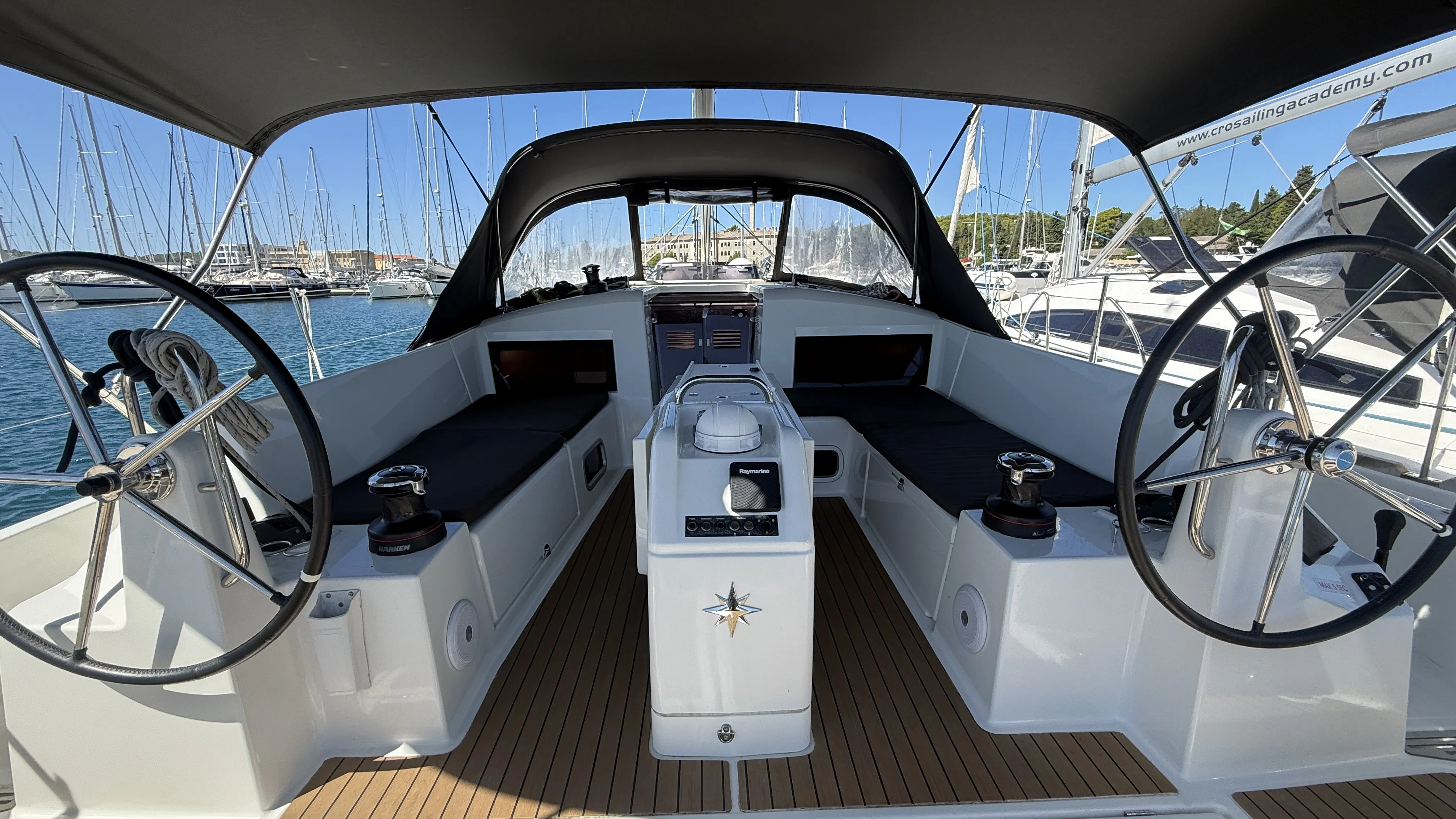 Sun Odyssey 440 LEONA — фотография яхты 17