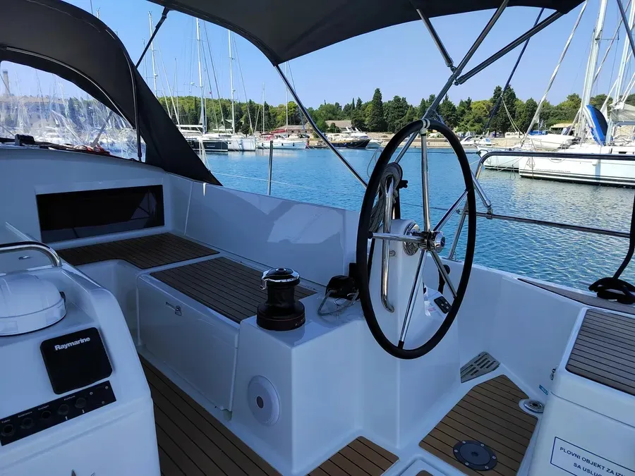 Sun Odyssey 440 LEONA — фотография яхты 4