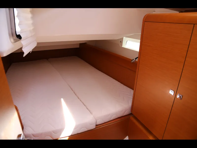 Sun Odyssey 419 Sicc — фотография яхты 10