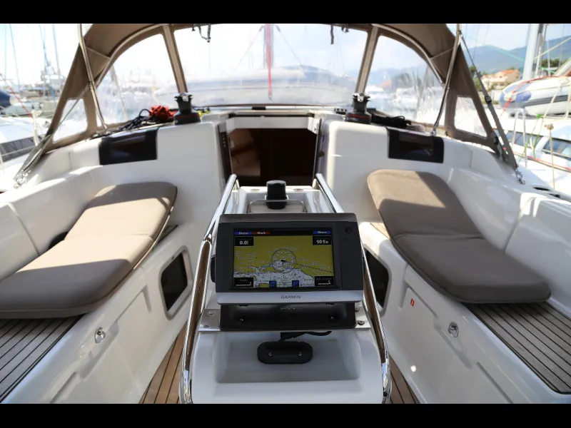 Sun Odyssey 419 Sicc — фотография яхты 2