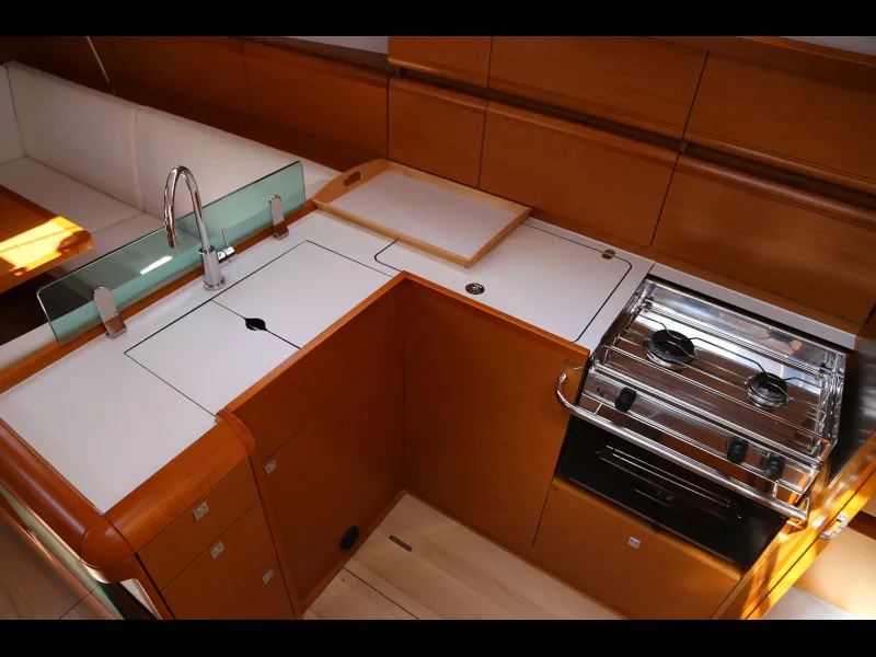 Sun Odyssey 419 Sicc — фотография яхты 13